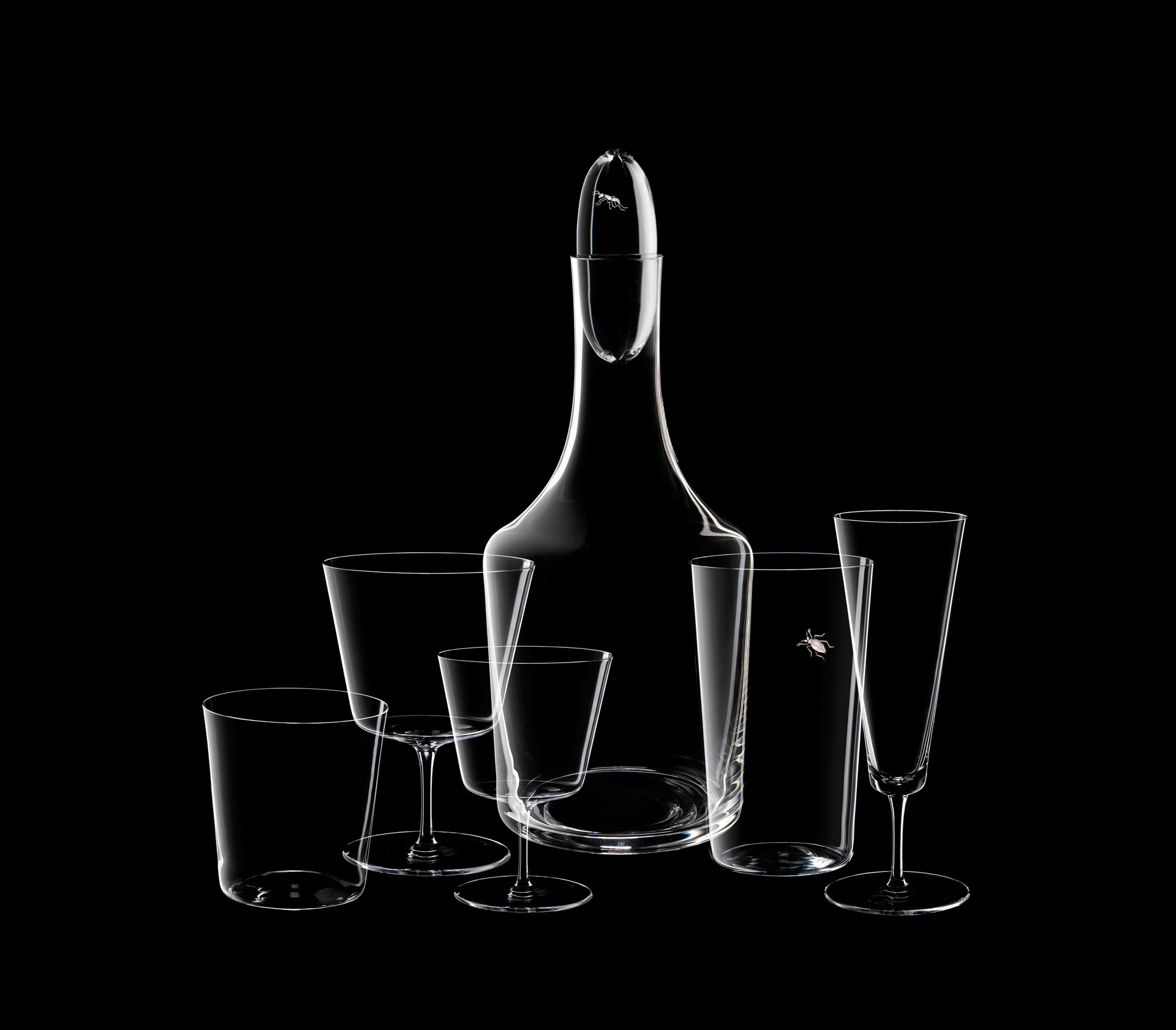 Trinkservice aus 5 Gläsern und einer Karaffe 